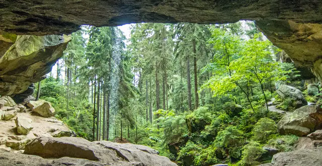 Gautschgrotto along the Painter's Way