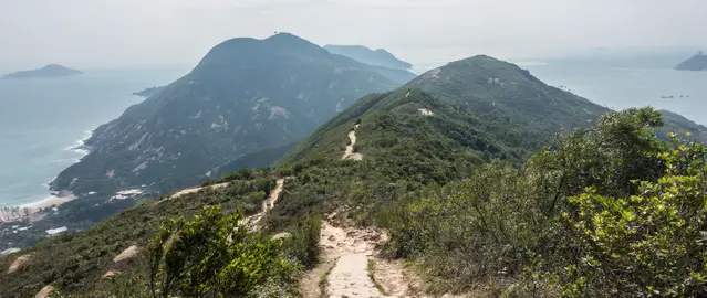 Beautiful scenery along the Dragon's Back hiking trail