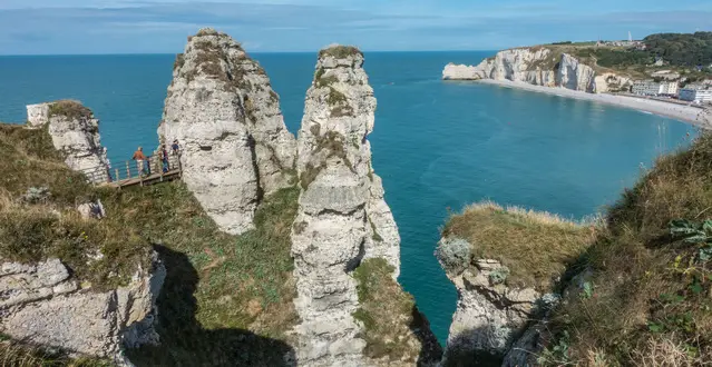 Hiking along the coastal path - Falaises Etretat