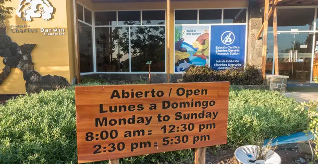 Charles Darwin Research Center in Puerto Ayoras - opening times