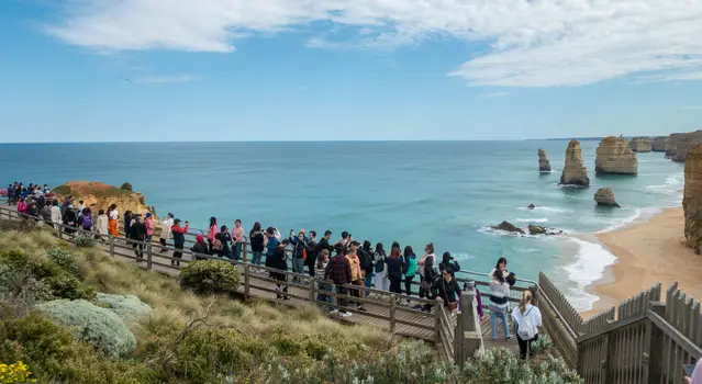 12 Apostles crowds during midday