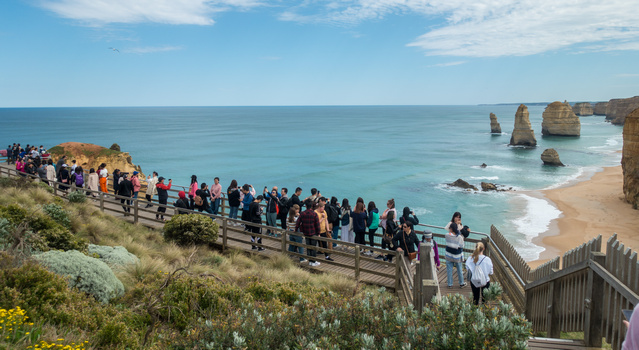 12 Apostles crowded during midday