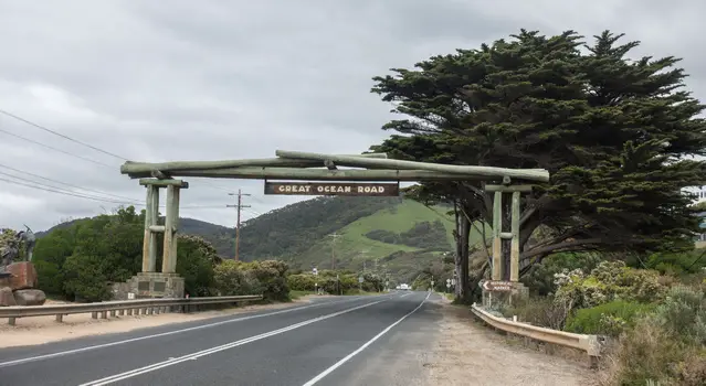 Memorial Arch - Great Ocean Road