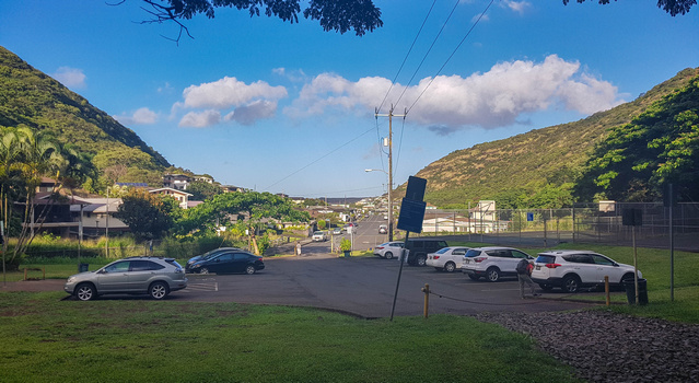 Parking at the trailhead of Moanalua Valley to Haiku Stairs