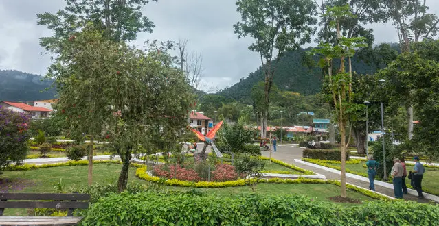Park in the center of Mindo