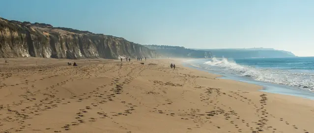 Praia do Meco - big waves occur throught the year