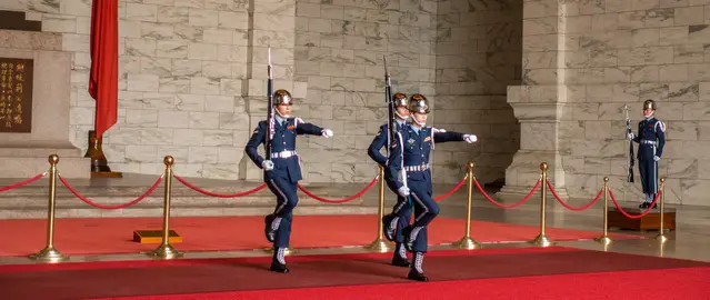 Chiang Kai-shek changing guards