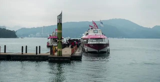 Boat trips on Sun Moon Lake from Ita Thao