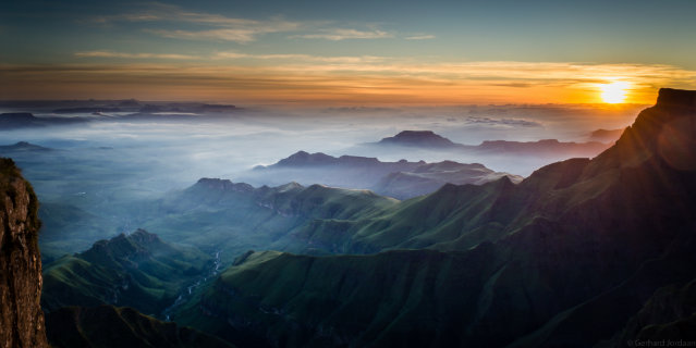 Tugela Falls frim the top by Gerhard Jordaan