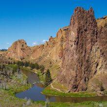 Hiking and Climbing in the Smith Rock State Park in Oregon
