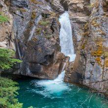 Johnston Canyon Banff – Lower and Upper Falls Hike + Tips