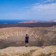 Top 3 Volcano Hikes in Lanzarote – Montaña Cuervo, Caldera Blanca & El Golfo Trail