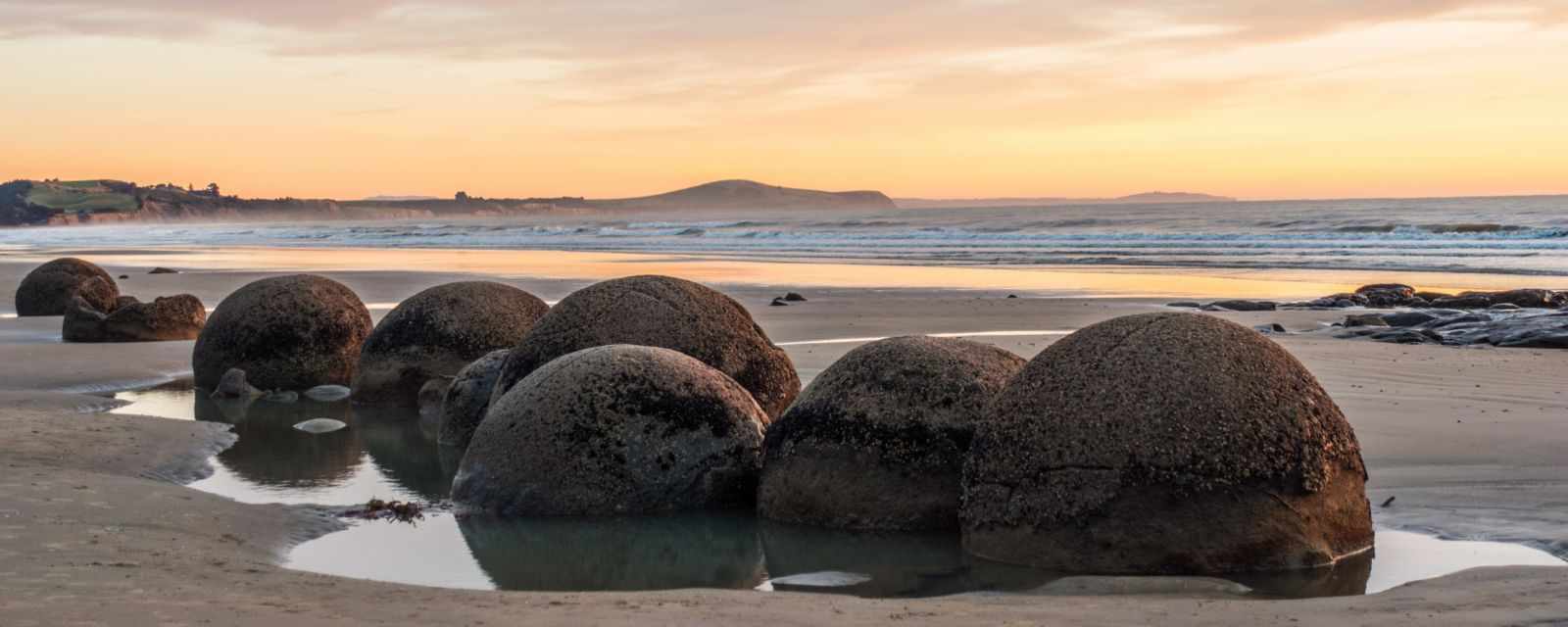 Moeraki Boulders at Koekohe Beach - Tide Times, Tips and 7 Facts