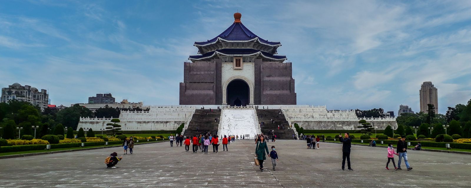 Chiang Kai-shek Memorial Hall and the Changing of the Guard in Taipei - Tips and 9 Facts
