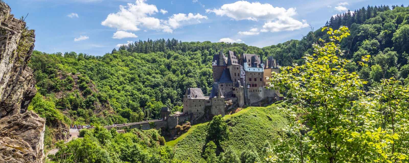 Eltz Castle – 3 Best Viewpoints – History and Panorama Trail