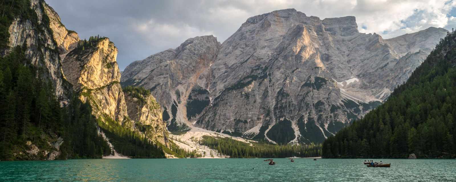 Hikes and Tips for Lago di Braies – Pragser Wildsee in the Dolomites