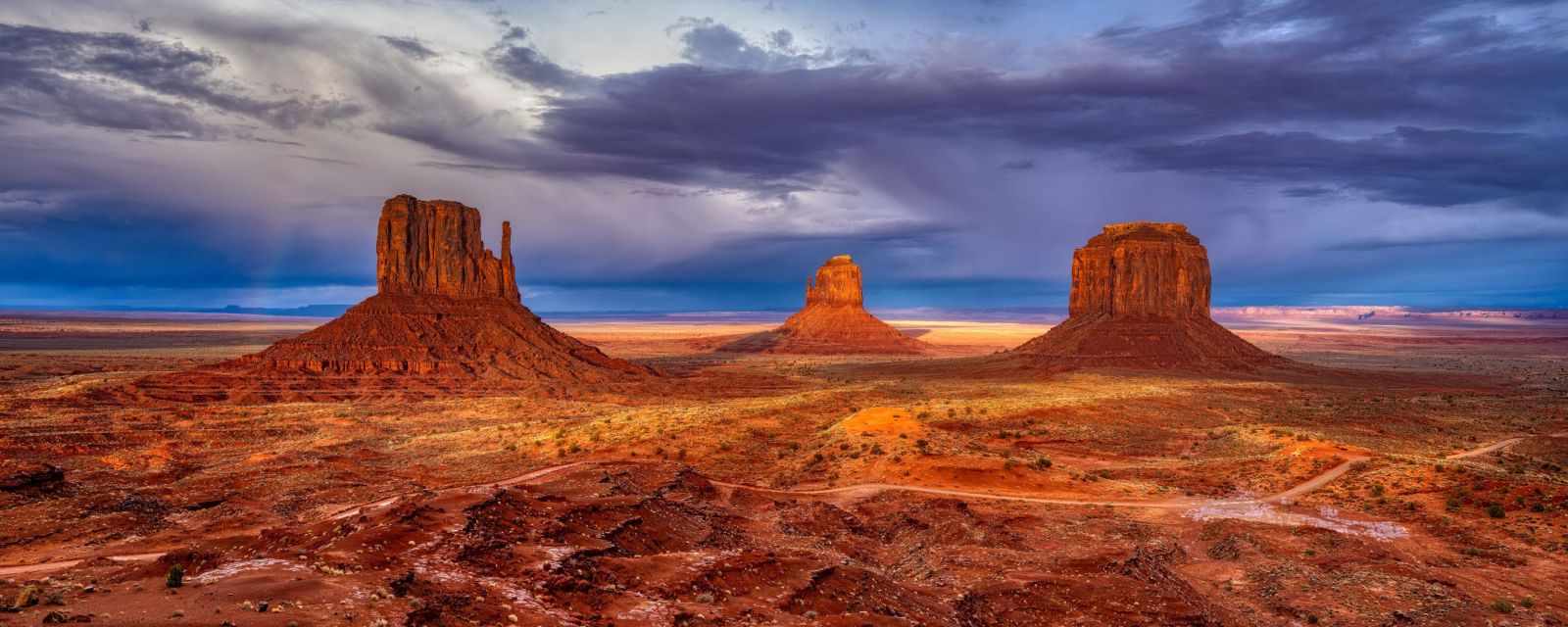 Monument Valley in Arizona - Best Time and 7 Tips