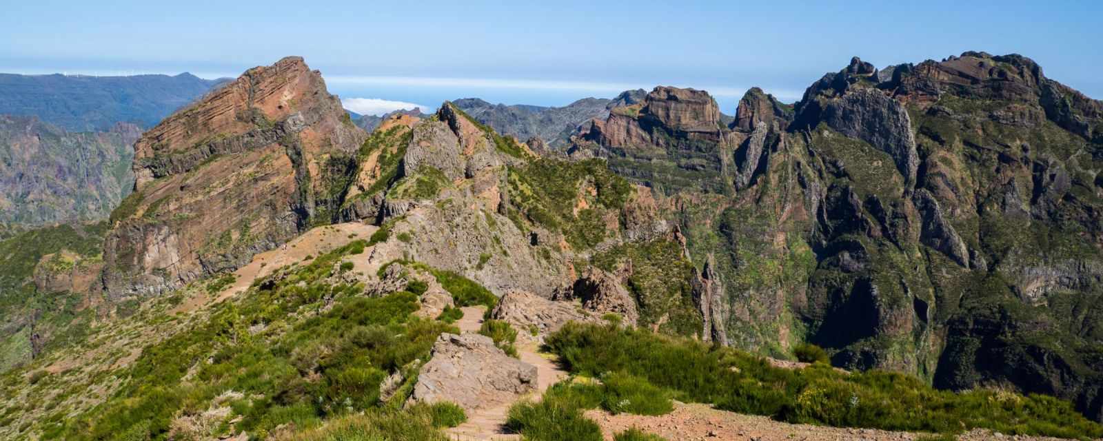 Pico do Arieiro to Pico Ruivo in Madeira - PR1 Hike to the Stairway to Heaven