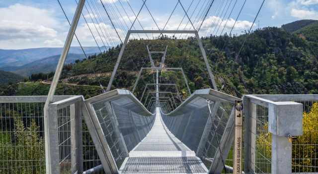 The beginning of Arouca bridge from Alvarenga side