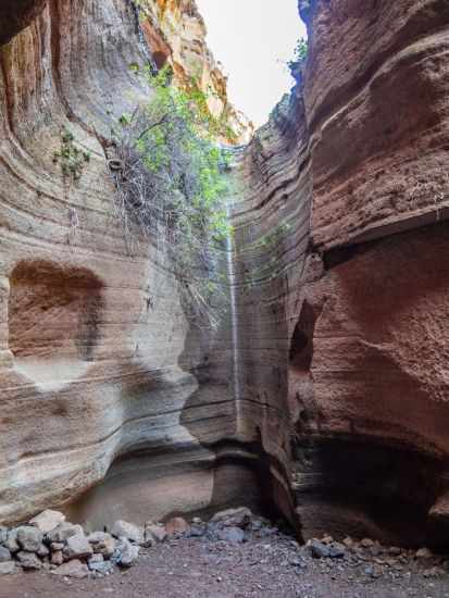 A dry waterfall at the end of the Vacas Canyon