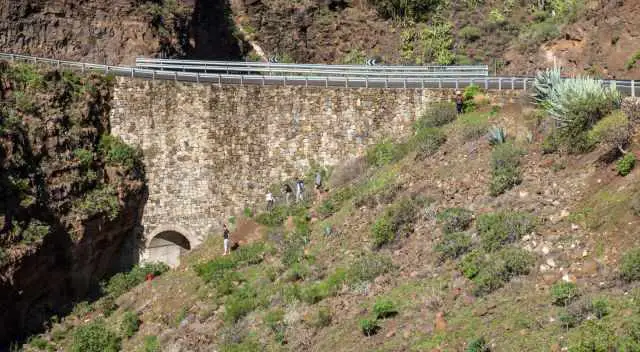 Trailhead to the gorge 