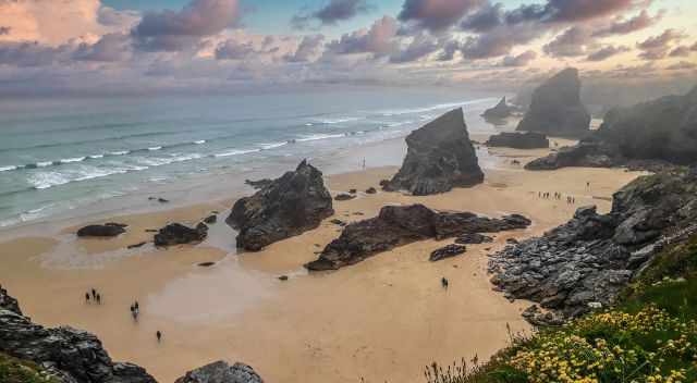 Bedruthan Steps and Beach during low tide from the clifftop