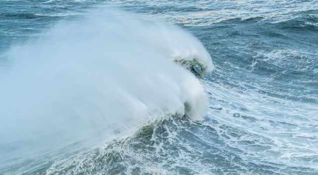 Massive Waves in Nazare