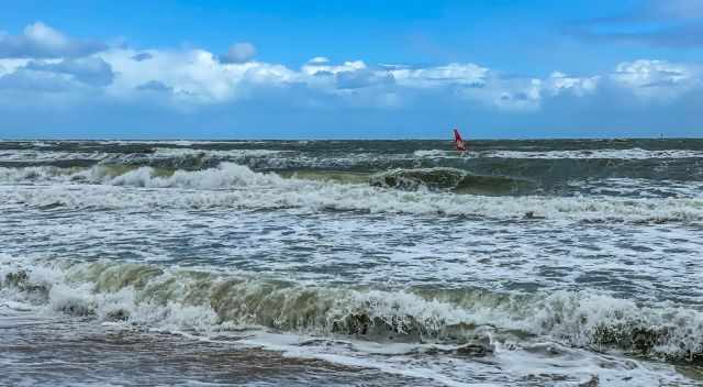 The rough sea at Brighton Beach