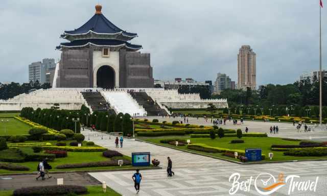 View to the immense huge Chian-Kai-shek Memorial Hall from the distance