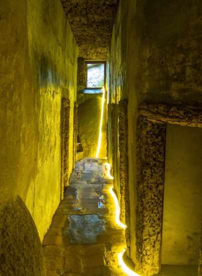 The narrow corridor in the convent