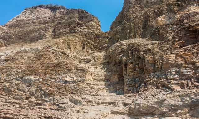 The most tricky part before reaching Alamere Falls.