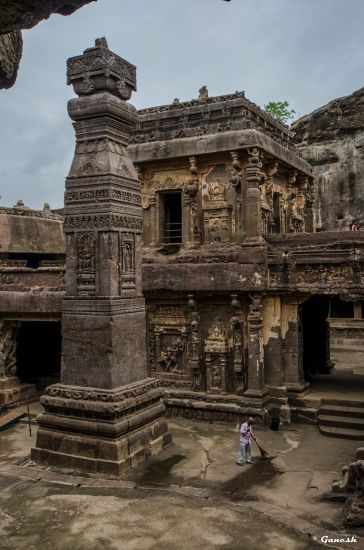 Ellora Cave huge statue