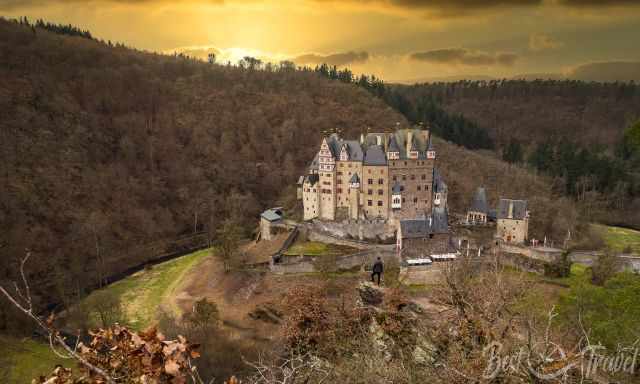 The sunset lookout of Eltz Castle with huge rock formations 