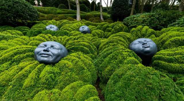 Etretat Garden - the famous smiling faces 