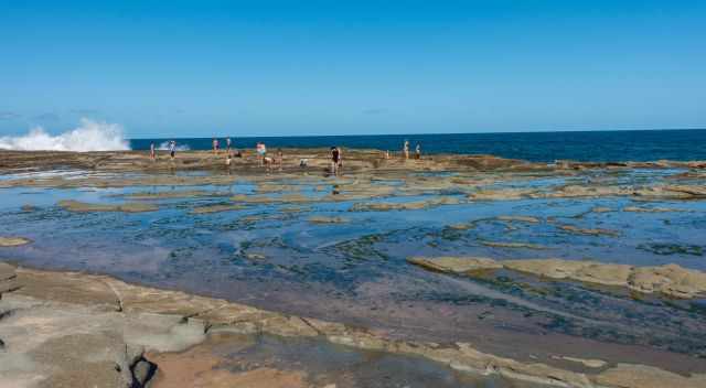 Figure Eight Pools Plateau and sudden wave