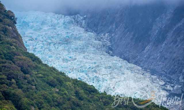 Close view to Franz Josef from the Roberts Point Track