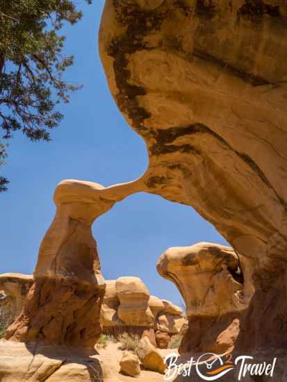 Metate Arch and Devils Garden picnic area