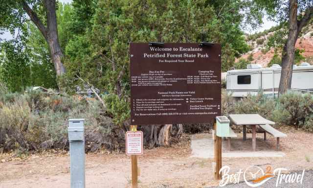 The entrance and information board of Petrified Forest State Park
