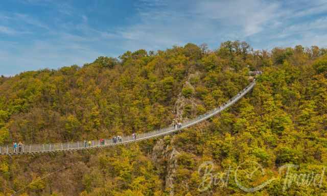 Zoom picture to the Geierlay Bridge in 100 m elevations