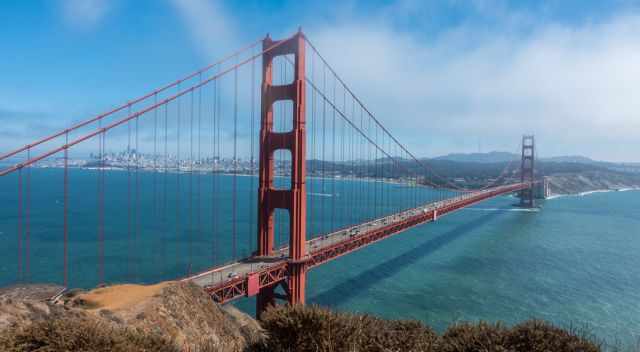 Golden Gate Bridge on a sunny day