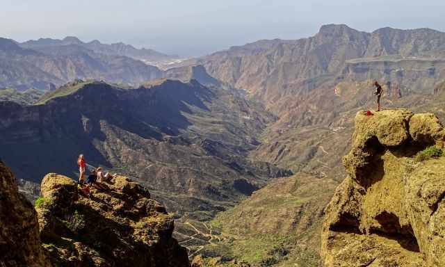Hikers on an exposed rock in the centre of Gran Canaria