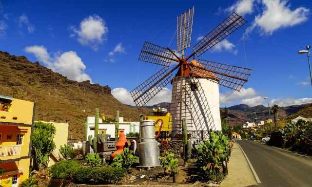 Molino de Viento with a clear blue sky