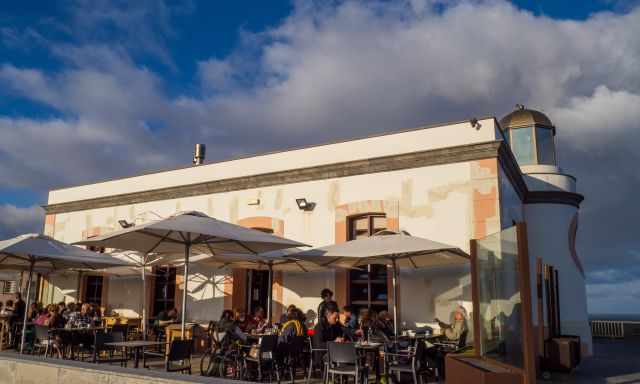 Restaurante and lighthouse Faro de Arinaga