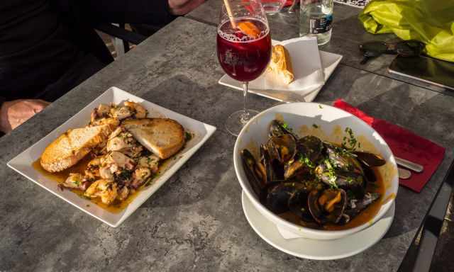 Two main dishes; octopus plus gambas and mussels