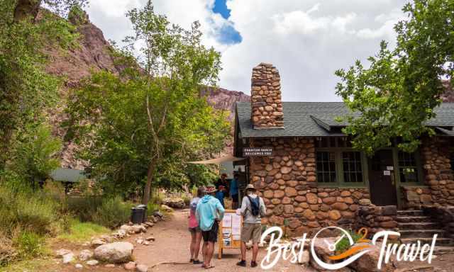 Hikers at the canteen of Phantom Ranch