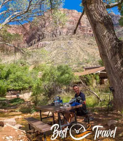 The high walls of the Bright Angel Trail and the Indian Garden