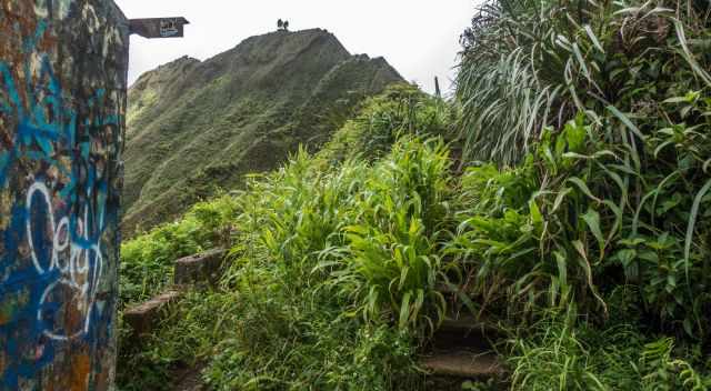 Old concrete building at the middle of the Haiku Stairs