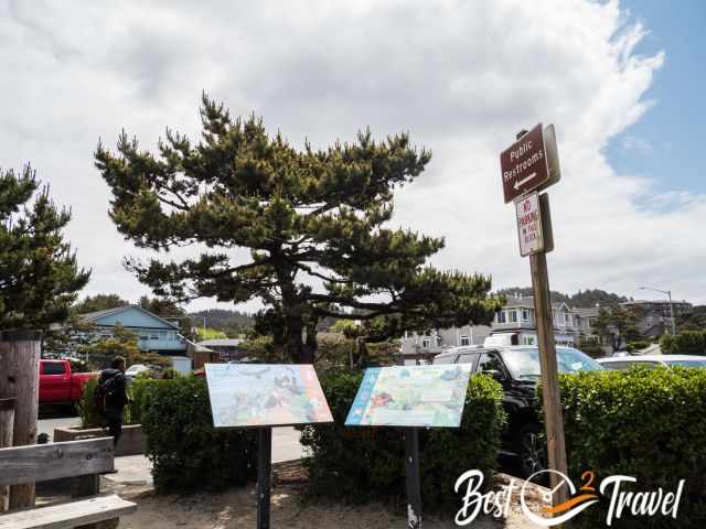 Information boards and signs in Cannon Beach