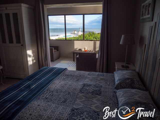 An accommodation and the view out to the sea.