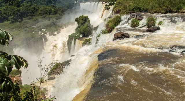 Powerful flow of the Iguazu Falls